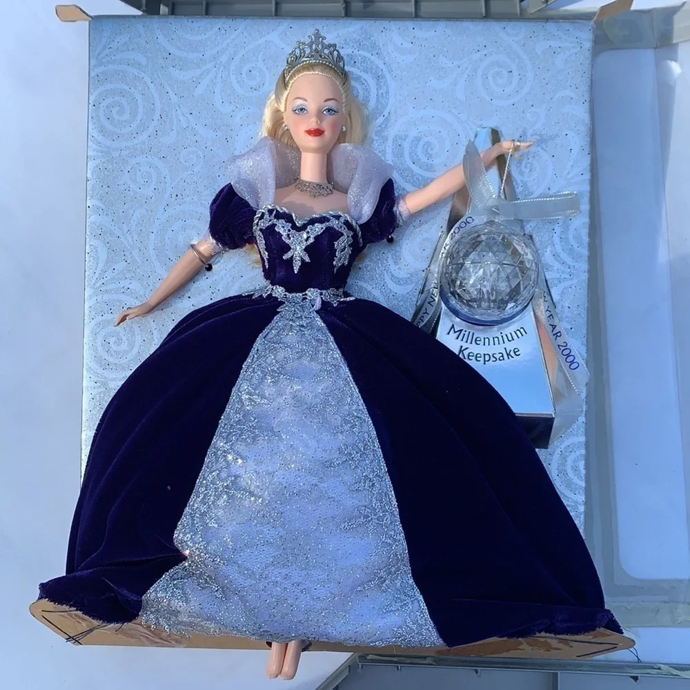 Mattel Special Edition Millennium 2000 Princess Barbie Keepsake doll blonde